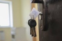 Как сироту из одной квартиры выгнали, а в другую заселили